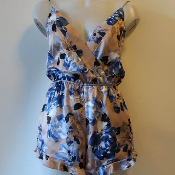 NBD BLUSH BLUE BLACK FLORAL SHORT ROMPER XS * - Picture 4 of 10